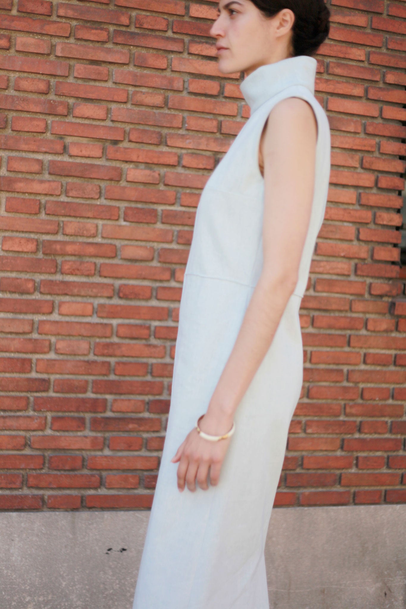 La Tenue de M en Bleu Clair